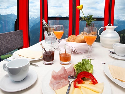 Gondola breakfast